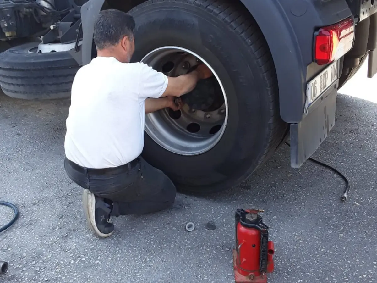 Çarşıbaşı Oto Lastikçi
